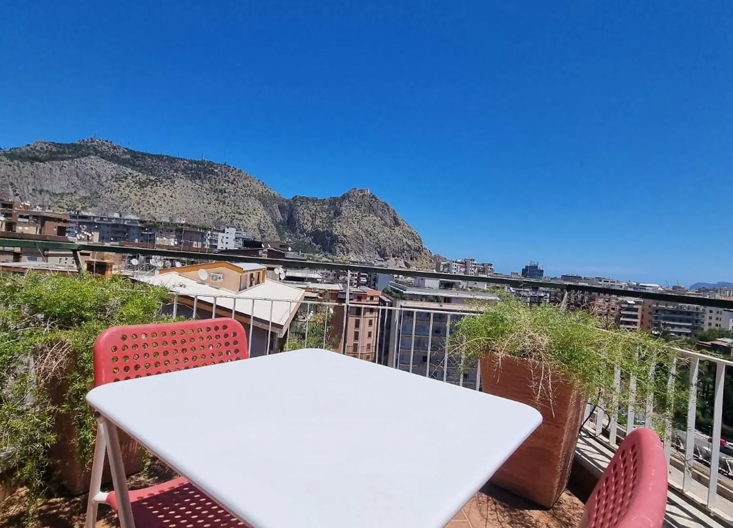 City House & Free Parking By Perry-Holiday Palermo