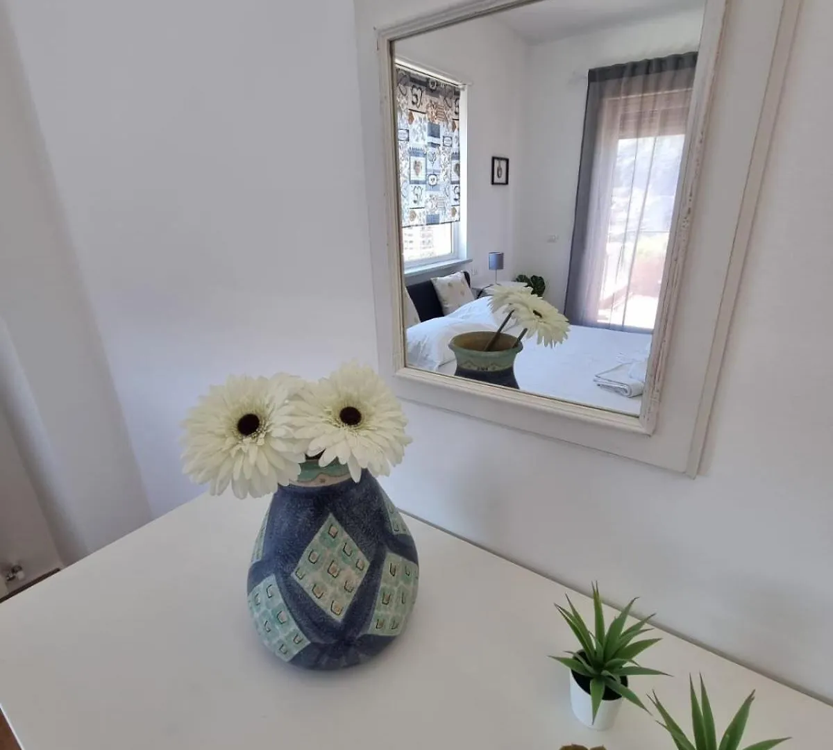 City House & Free Parking By Perry-Holiday Palermo Apartment