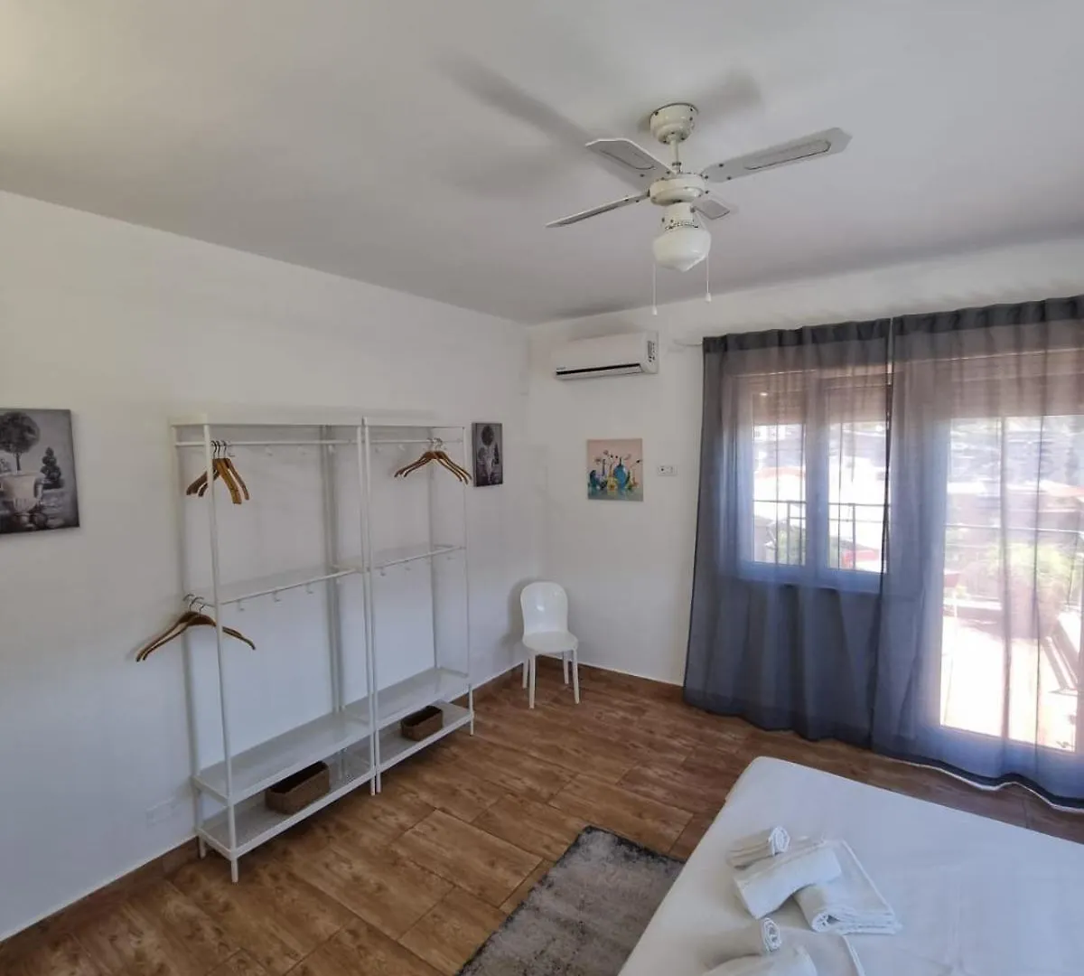 City House & Free Parking By Perry-Holiday Palermo Apartment