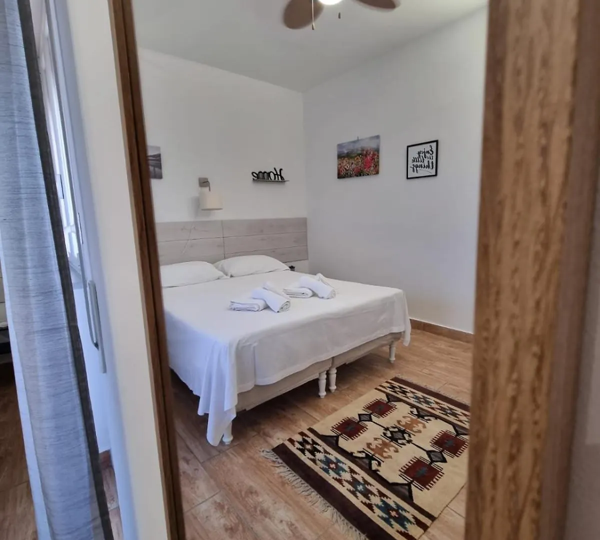 City House & Free Parking By Perry-Holiday Palermo Apartment