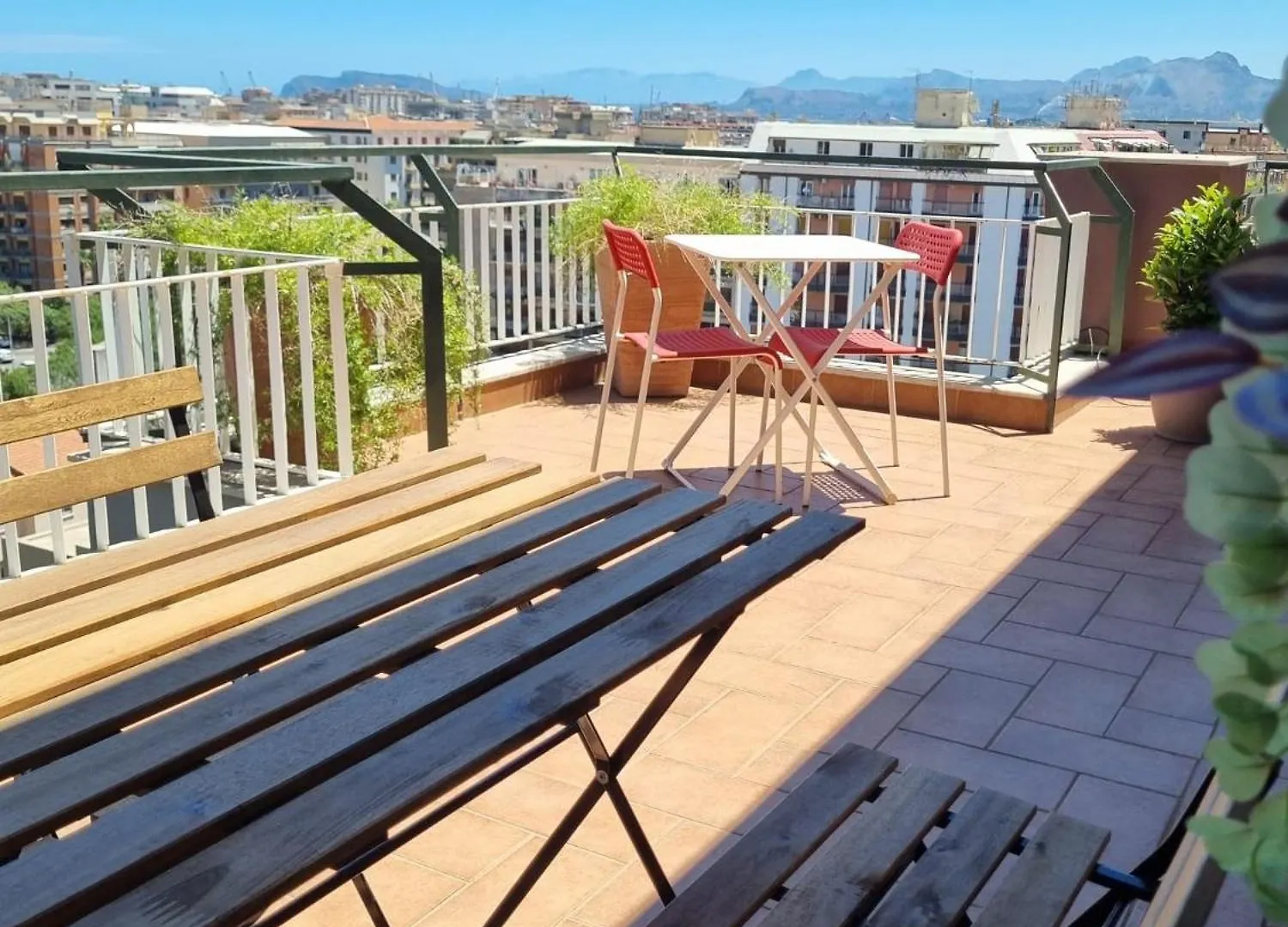 City House & Free Parking By Perry-Holiday Palermo Apartment