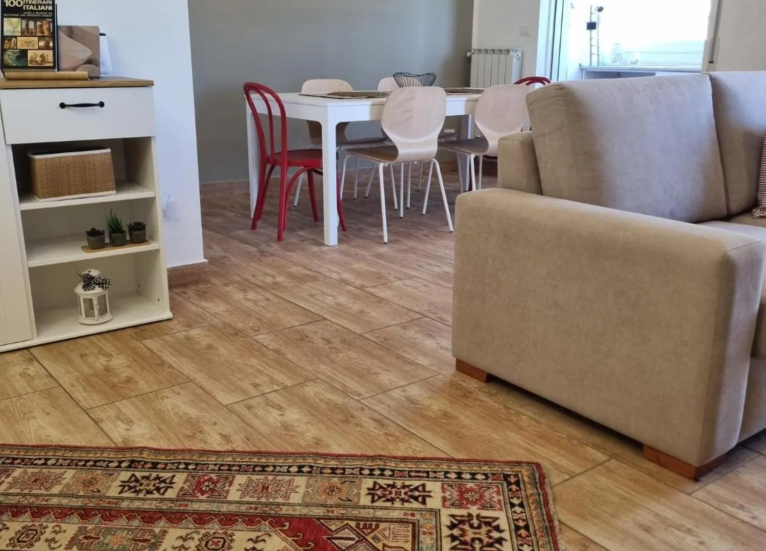 City House & Free Parking By Perry-Holiday Palermo Apartment